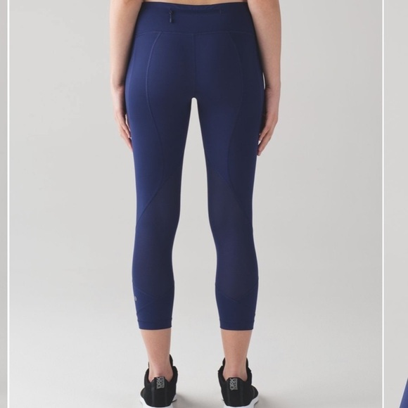 Lululemon Pace Rival Crop (22")
Blueberry Jam Size 4 - Picture 5 of 14